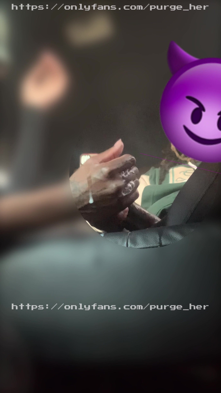 Purge_her: Komm in Die Kehle Vor Dem Haus Ihrer Mutter