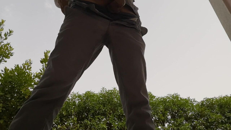 Rafael Torreano: Una veloce masturbazione all'aperto mentre ho una sigaretta