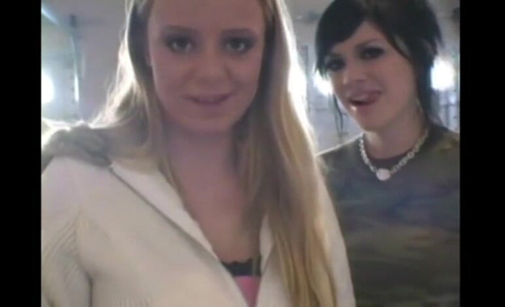 Femdom Austria: Slutty teens smoking a cigarettes in close up video