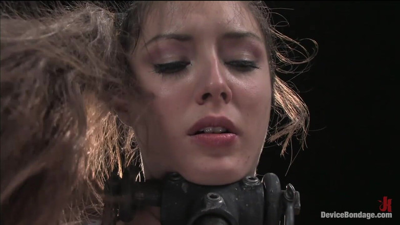 Device Bondage by Kink: सौतेली बहन Dee