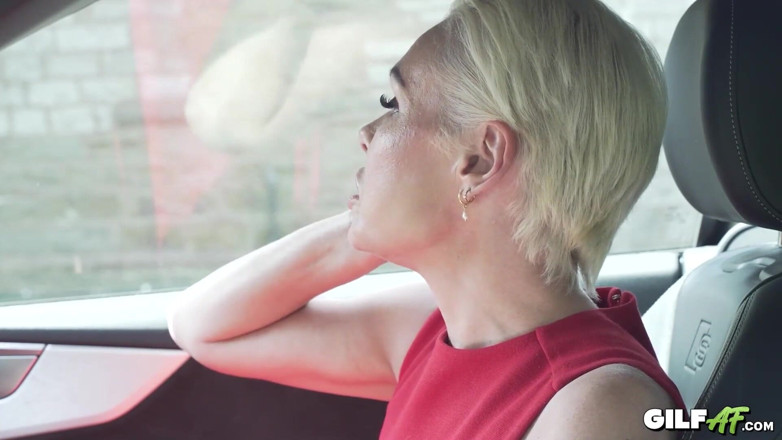 Gilf AF: Bailarina subsexual - GILF Francesca Kitten