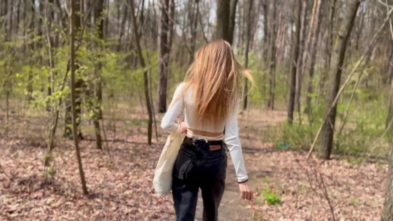 Bunny Rabbits: 18letá holka byla ošukaná v parku