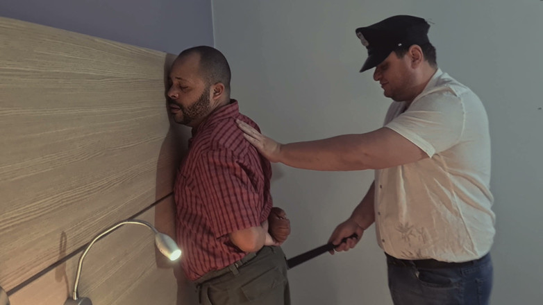 Punchbagplz: Investigação policial urso: interrogatório sensual com heavyhitterboxer