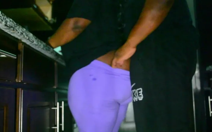 Dirty Diana Fetishes: Ass Grabbing Dirty Diana While She Washes Dishes