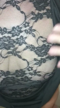 Jade En Lencería En El Baño Me Chupa Y Termina Con La Cara Llena De Semen