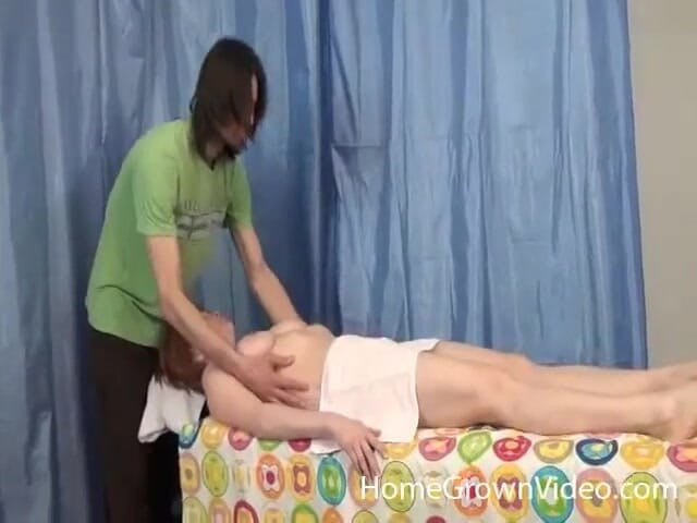 Homegrown Wives: Kolayn에서 해피 엔딩을 받는 미시 빨간 머리 Strekoza