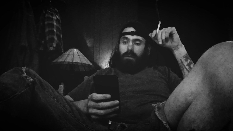 Rob Strokes: タバコを吸う