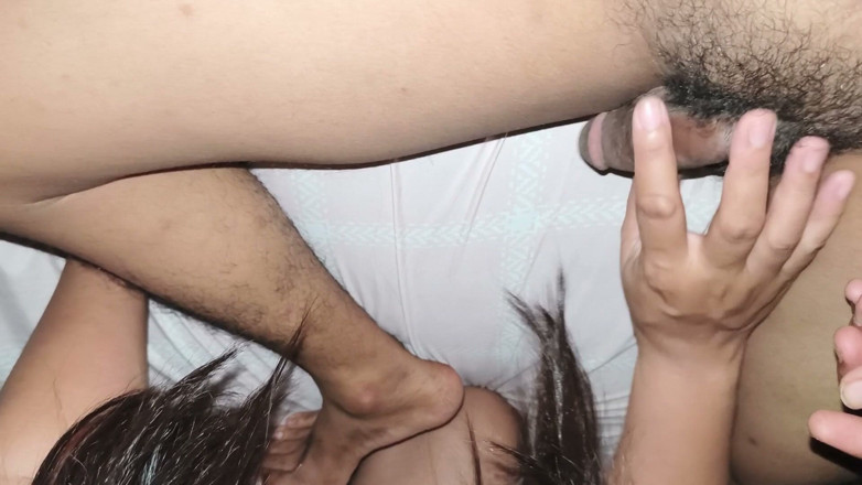 Ayuningsih: Le mutandine rosse in Entot sono esaurite