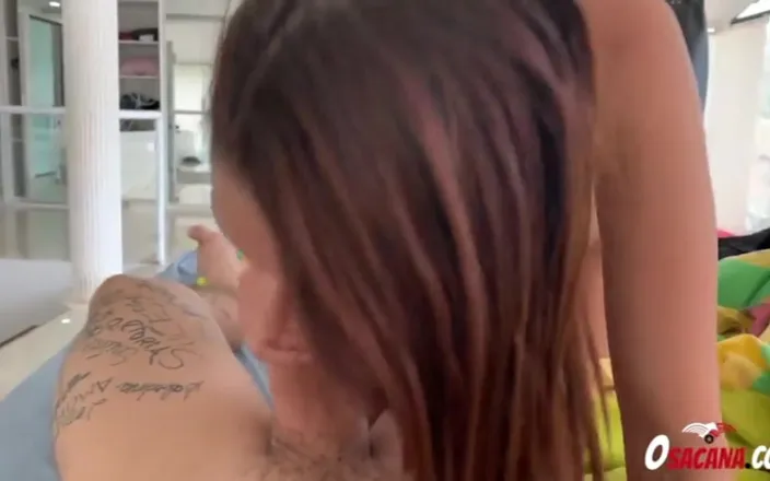 Amateur world: Ella chupa muy bien hasta que la llené de esperma