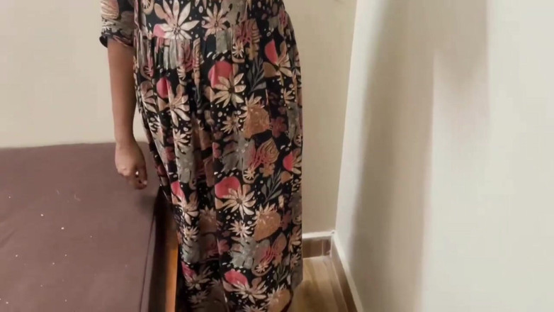 Desisexqueen: Desi modelka zadowoliła swojego dyrektora