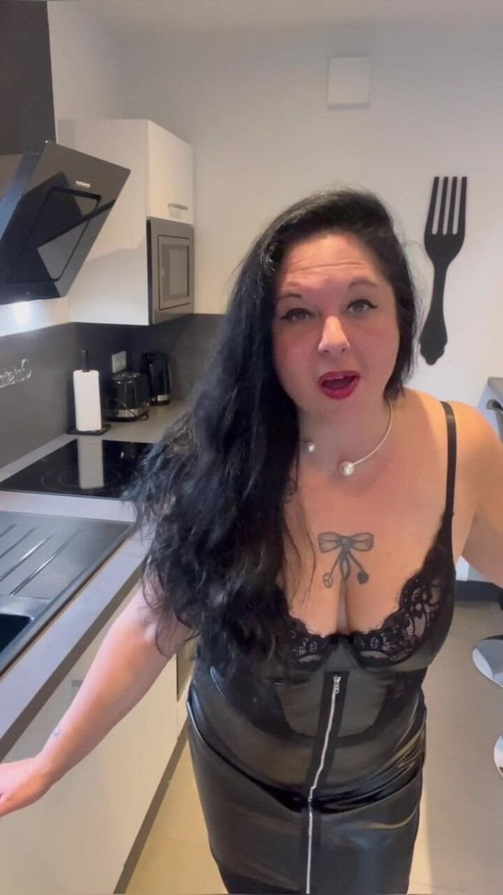 Maitresse Clara: JOI，享受你的袜子吧