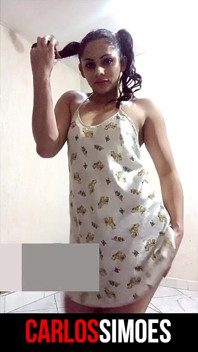 Morena caliente presumiendo en cam
