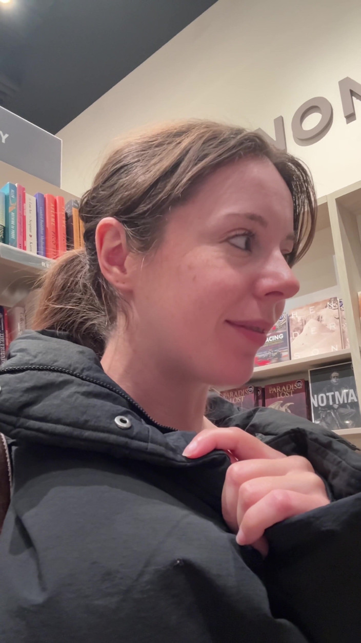 Nadia Foxx: Zakupy książek z moim wibratorem! Mam nadzieję, że nie spust za...