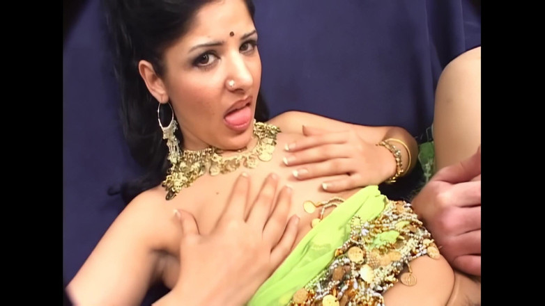 FM Video Europe: Una Ninfomane Del Bangladesh Invade La Germania!!! - Vol. #04