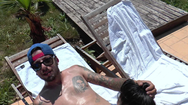 MyGonzoTV: myGonzo.tv - brunetka pornohvězda Rosalina Love je chycena ve trojce