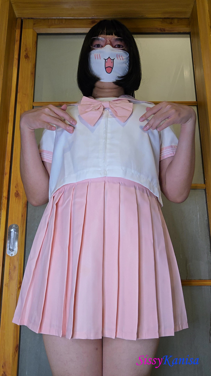 SissyKanisa: Sissy Kanisa's Paskamer: Probeer Roze Seifuku (japans Matrozeschooluniform))