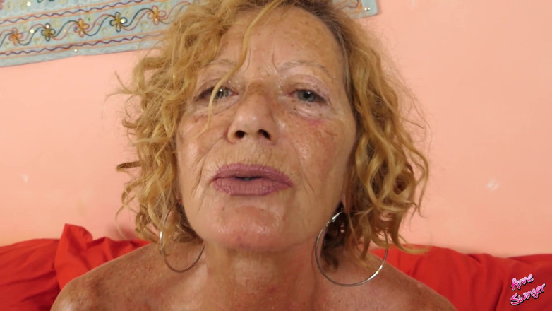 Anne Swinger: Moje paznokcie i palenie