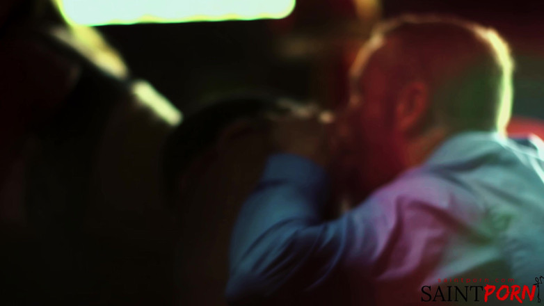 SaintPorn: Franki ontmoet de kinky man waar ze van droomt