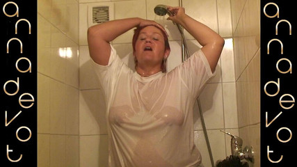 Anna Devot: Annadevot - 穿着湿润的T恤的样子！！