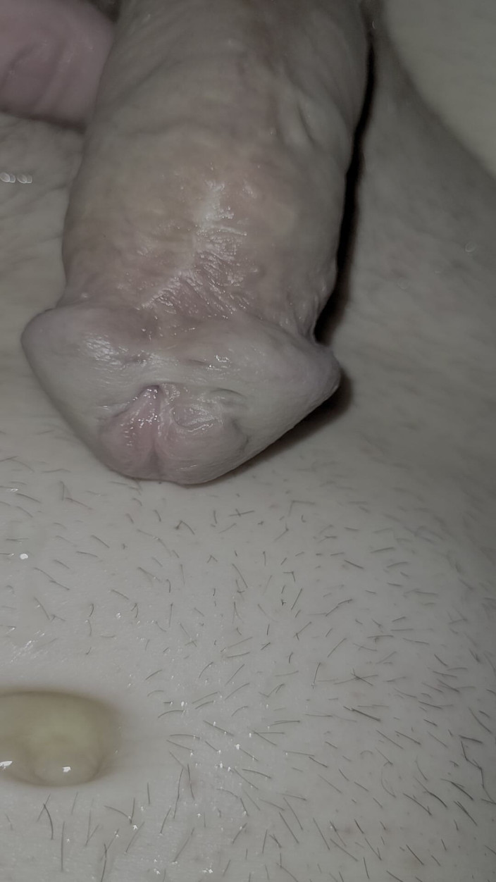 On Cloud 999: Ragazza doccia piscio in culo