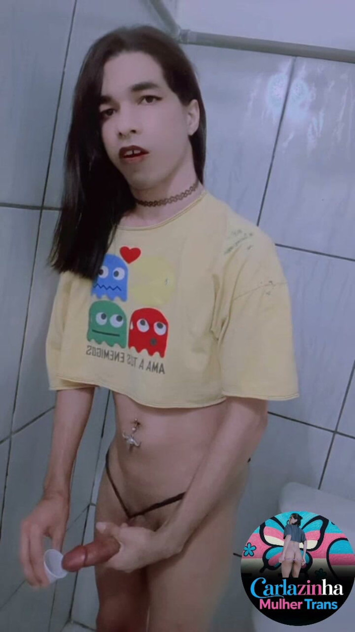 Srta. Carla: 미스 장난꾸러기 카를라지냐가 무릎을 꿇고 얼굴에 정액을 요구하며