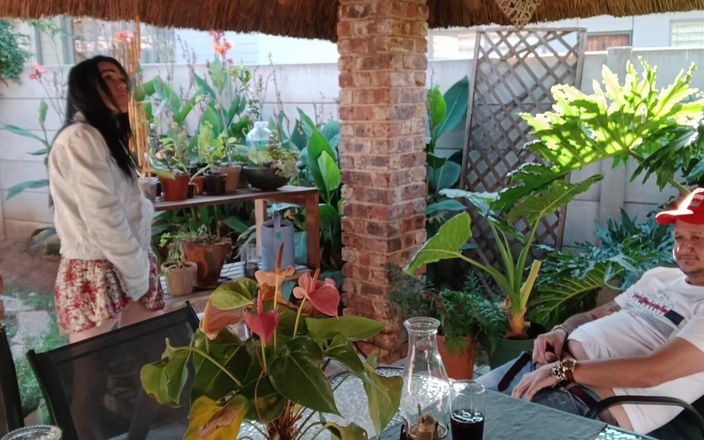 Bigjoefuckalott: Masturbuje się z żoną mojego sąsiada na patio
