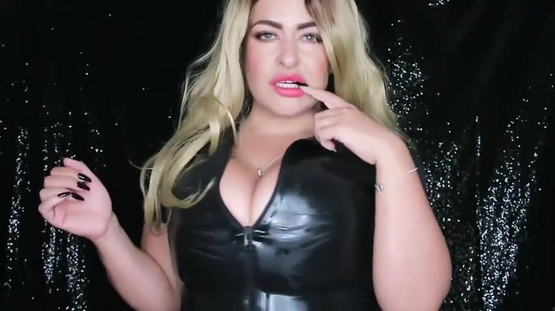 Miss Krystal Goddess: Загипнотизированные HH сиськи в латексном видео