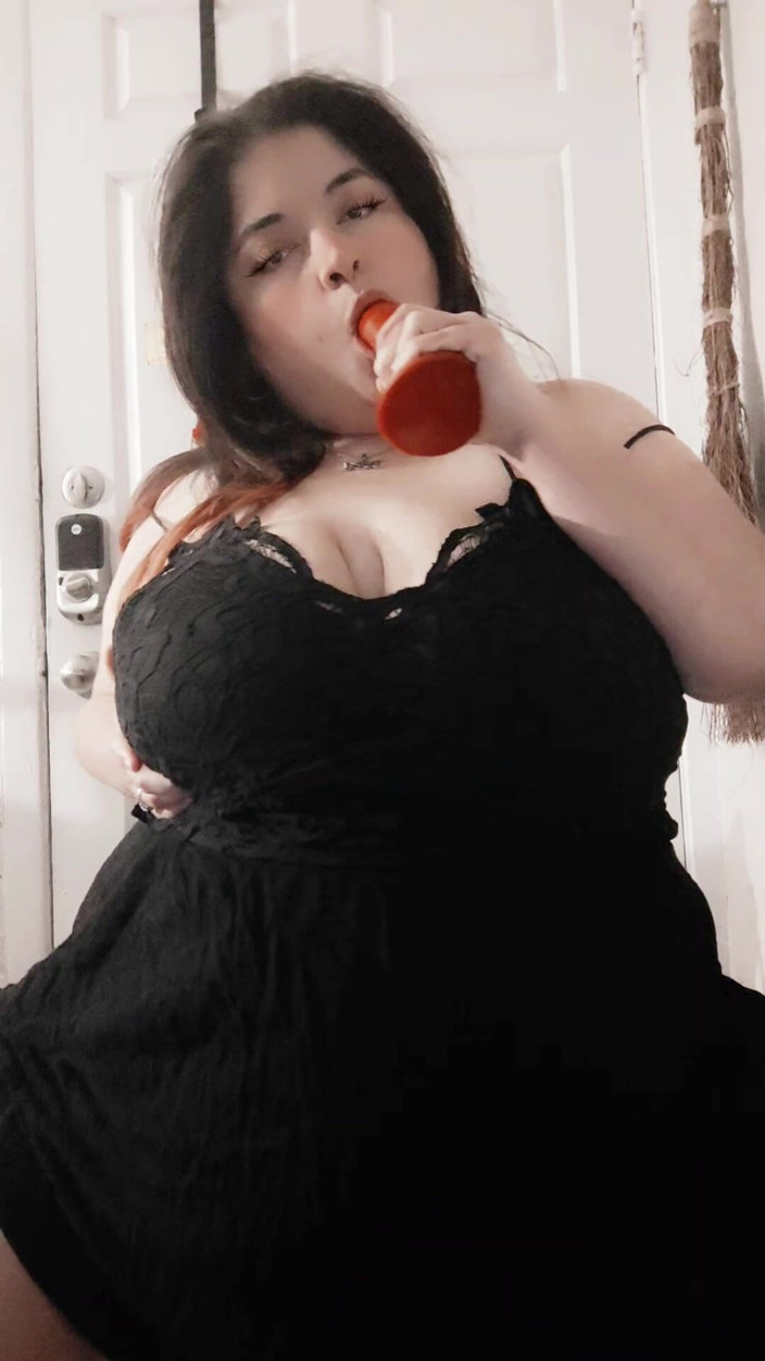 Domina Succubus: Dildo Merah membuatkan saya sangat basah