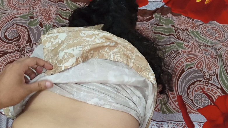 QueenbeautyQB: Desi sogro e nora quarto quarto romance fodendo primeira vez...