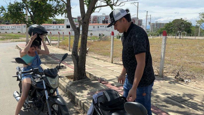 Manuela sex: I Find a Sexy Big Ass Girl with Her Motorcycle...