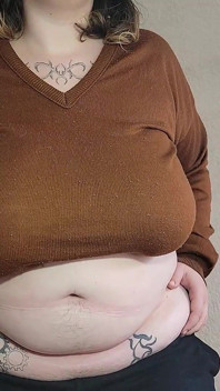 Es Tan Frío, Pero Quiero Mostrarte Mis Tetas Caídas