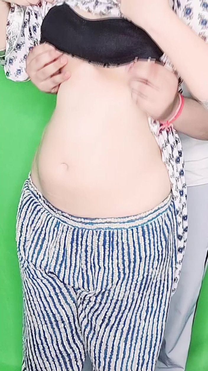 Vicky Thakur: Üniversite odasında genç seks