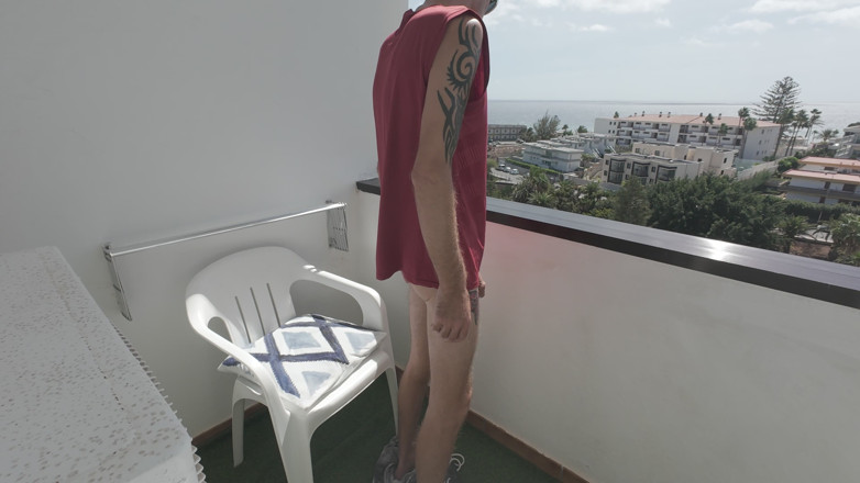 Big dick dadddy: ควยใหญ่เสี่ยงภัยเย็ดนอกบ้านบนระเบียงของฉัน