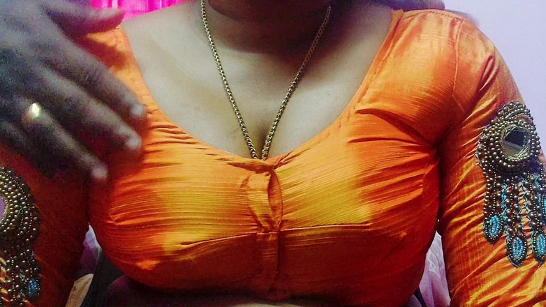 Desi Mohini: Süper seksi ateşli üvey kız kardeş benimle seks yapıyor