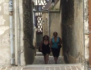 Hard Lesbians: Busty mature lezzies in oral sex threeway