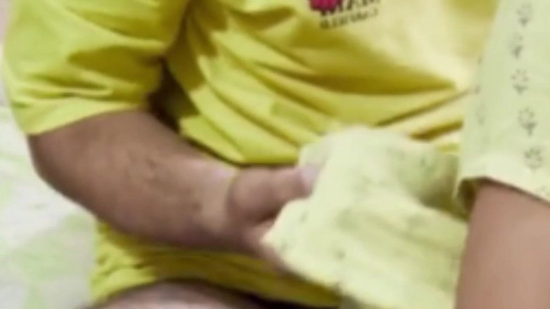 YourDickSucker: Heet universiteitsmeisje bij vriendjeshuis