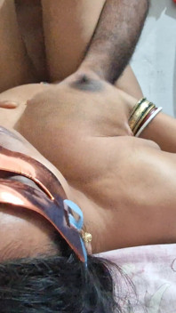 Bhabhi bú cặc của tôi để đụ âm hộ của cô ấy