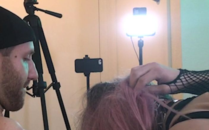 Jake Grand the man: Jade Madison, tapette gothique, s’enfile une bite au fond de...