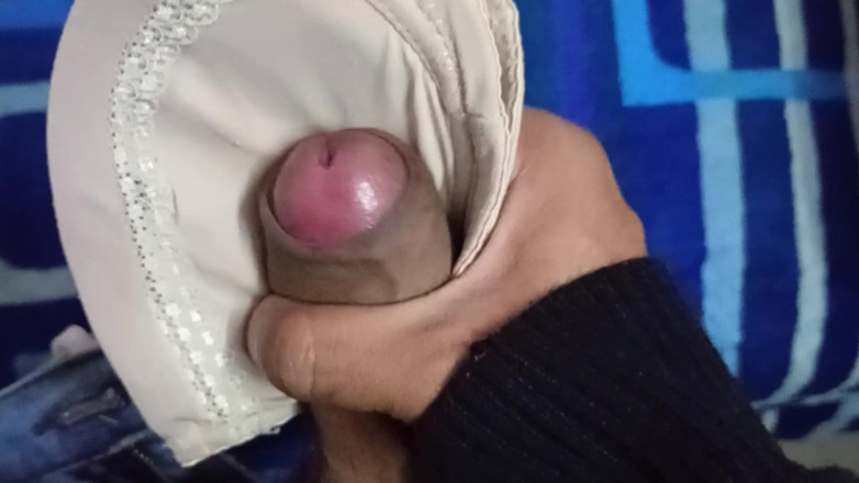 cry_santos: Masturbuję się w bieliźnie sąsiada