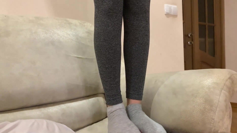 Petite Princesses Femdom: Real extreme head crush jumping trampling and full weight face...