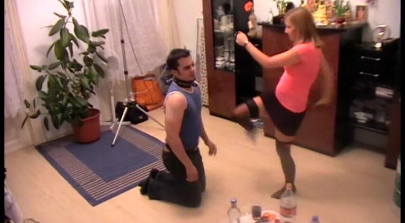 Femdom Austria: Treten 2