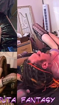 Cewek sange ini lagi asik fingering lubang pantatnya pakai jari sampai muncrat, kencing, ngentot dildo sampai muncrat