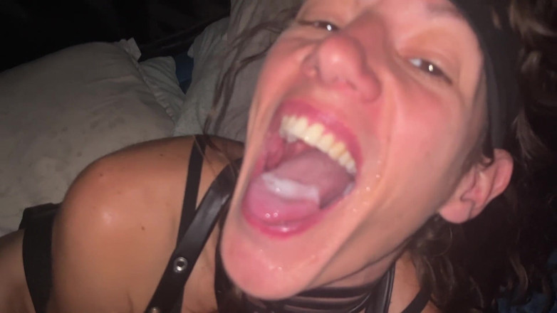 Lety Howl: Anální šukání ve stanu! Během Metal Music Festivalu!