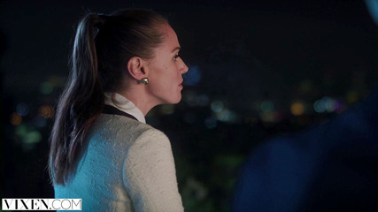 Vixen: VIXEN - Tori Black má divoký sex s obrovským ptákem