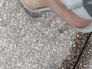 Mutsakin: Chân và gót chân 2