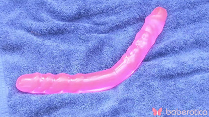 Baberotica: Kelly Skyline a Natasha Nice používají velké dildo