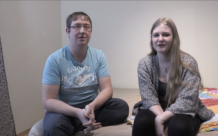 Casting66: Super nerd und padrasto fode Julia 24cm!!