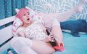 Nika Reznik: Testar ny dildo tills orgasm