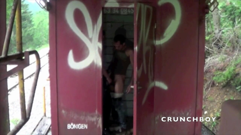 FRENCH AMATORS SEXTAPES: イレーンは、屋外クルージングの場所を展示してジェイクに犯された