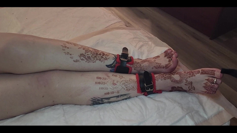 CrippleFreak4U: My Beautiful Size 13 Womens Feet and Long Legs Being Flogged...